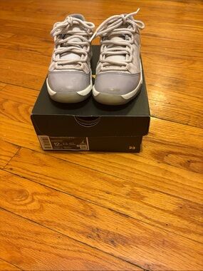 Jordan Kids Grey and White Low-Top Sneakers